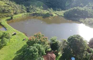 Imagem: A fazenda possui 300m² de Área e está localizado em Parada