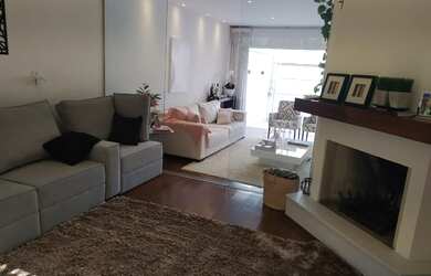 Imagem: A casa à venda possui 4 Dormitórios, 4 Banheiros, 4 Vagas