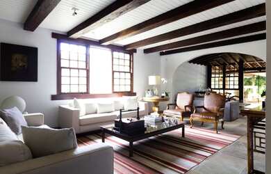 Imagem: A casa possui 5 Dormitórios, 5 Banheiros, 5 Vagas na garagem