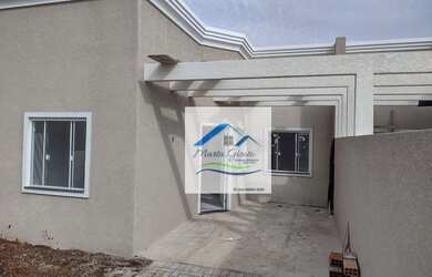 Imagem: A casa possui 3 Dormitórios, 1 Banheiro, 2 Vagas na garagem