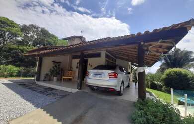 Imagem: A casa possui 3 Dormitórios, 3 Banheiros, 1 Vaga na garagem