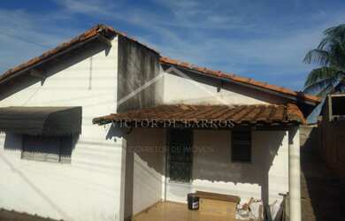 Imagem: A casa possui 2 Dormitórios, 1 Banheiro, 80m² de Área e