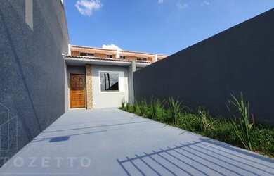 Imagem: A casa possui 2 Dormitórios, 1 Banheiro, 1 Vaga na garagem