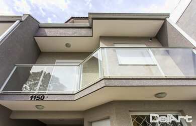 Imagem: A casa possui 3 Dormitórios, 4 Banheiros, 2 Vagas na garagem