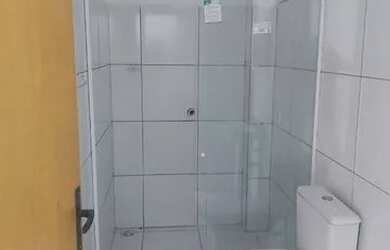 Imagem: A casa possui 2 Dormitórios e 2 Banheiros e está localizado