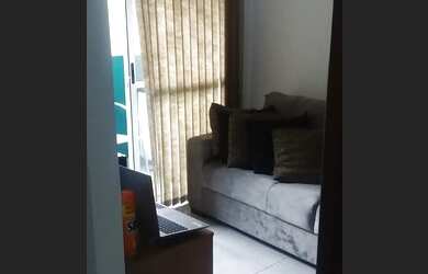 Imagem: O apartamento possui 2 Dormitórios, 1 Banheiro, 1 Vaga na garagem