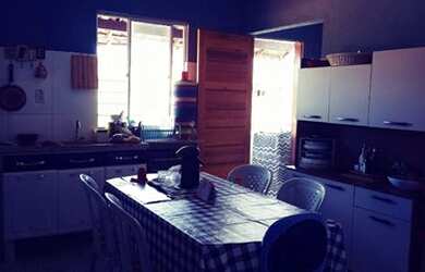 Imagem: A casa possui 2 Dormitórios, 2 Banheiros, 2 Vagas na garagem