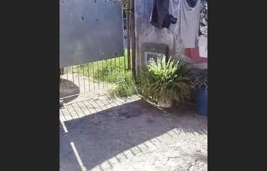 Imagem: A casa possui 1 Dormitório, 1 Banheiro, 2 Vagas na garagem