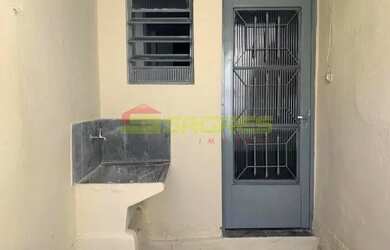 Imagem: A casa para alugar possui 1 Dormitório, 1 Banheiro e 30m²