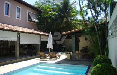 Imagem: A casa em condomínio possui 5 Dormitórios, 5 Banheiros, 4