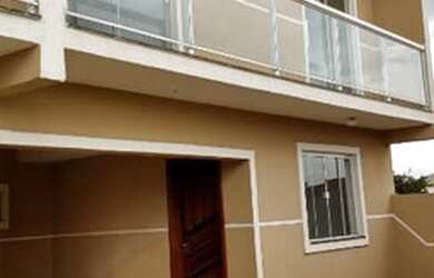 Imagem: A casa possui 3 Dormitórios, 2 Banheiros, 1 Vaga na garagem