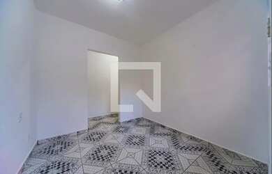 Imagem: A casa possui 1 Dormitório, 1 Banheiro, 2 Vagas na garagem