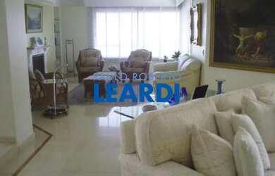 Imagem: O apartamento possui 4 Dormitórios, 5 Banheiros, 4 Vagas na