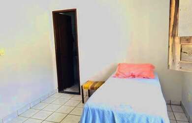 Imagem: A casa possui 3 Dormitórios, 1 Banheiro, 150m² de Área e