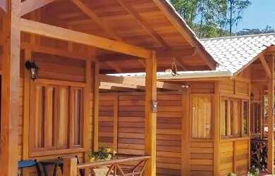 Imagem: A pousada chalé possui 5 Dormitórios, Acomodam 15 pessoas