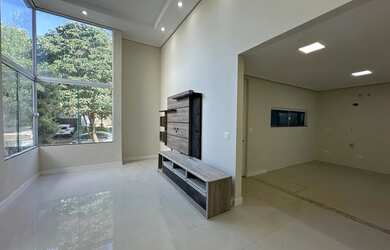 Imagem: A casa em condomínio possui 3 Dormitórios, 4 Banheiros, 2