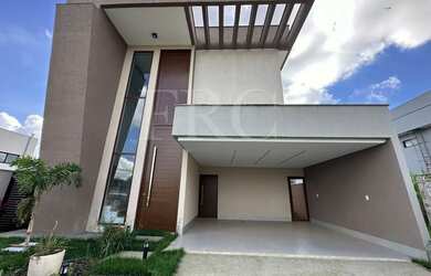 Imagem: A casa em condomínio possui 4 Dormitórios, 5 Banheiros, 2