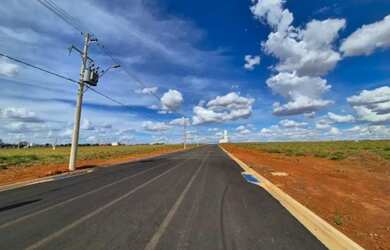Imagem: O terreno possui 1.000m² de Área e está localizado em Parque