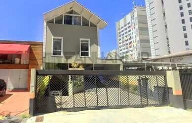 Imagem: O depósito possui 5 Vagas na garagem, 1.200m² de Área e