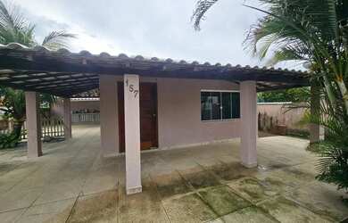 Imagem: A casa à venda possui 3 Dormitórios, 1 Banheiro, 2 Vagas na