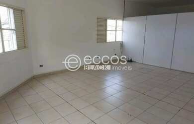 Imagem: O depósito possui 120m² de Área e está localizado em Nossa