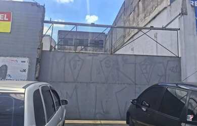Imagem: O depósito possui 4 Vagas na garagem, 216m² de Área e está
