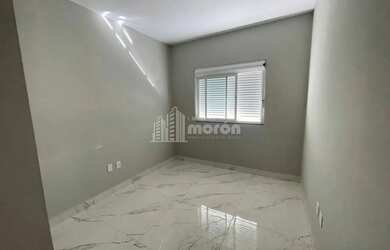 Imagem 4: CASA À VENDA NO CAMPO BELO 3 - CARÁ-CARÁ