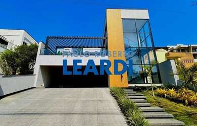 Imagem: A casa em condomínio possui 3 Dormitórios, 5 Banheiros, 4