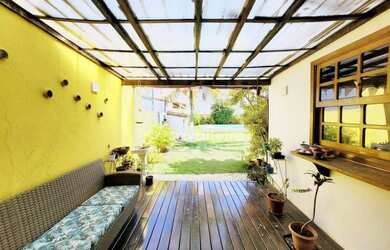 Imagem 2: Casa com piscina e hidromassagem, área gourmet, 6 quartos à venda, 960...