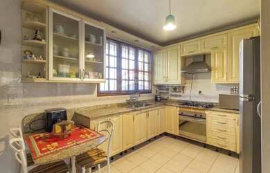 Imagem 15: Casa Ampla, Iluminada e com Terreno Espaçoso!