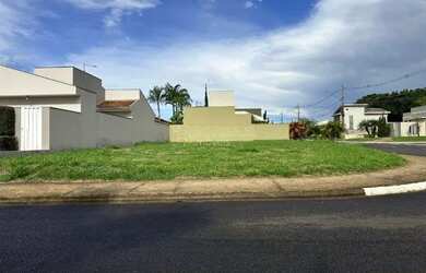 Imagem: O terreno possui 488m² de Área e está localizado em Jardim