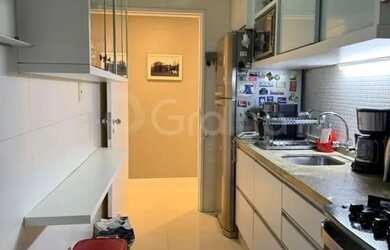 Imagem: O apartamento possui 2 Dormitórios, 2 Banheiros, 1 Vaga na