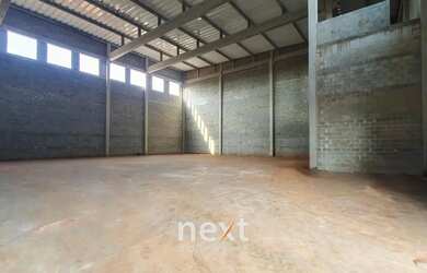 Imagem: O depósito possui 5 Vagas na garagem, 811m² de Área e está