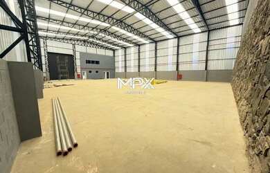 Imagem: O depósito possui 900m² de Área e está localizado em Água