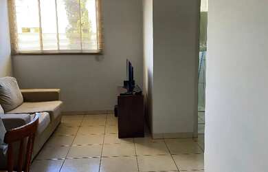 Imagem: O apartamento possui 1 Dormitório, 1 Banheiro, 1 Vaga na garagem