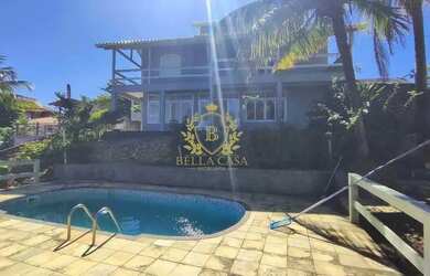 Imagem: A casa possui 3 Dormitórios, 2 Banheiros, 1 Vaga na garagem