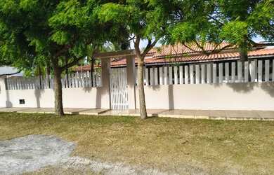 Imagem: A casa em condomínio possui 4 Dormitórios, 4 Banheiros, Imóvel