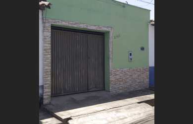 Imagem: A casa possui 2 Dormitórios, 3 Banheiros, 2 Vagas na garagem