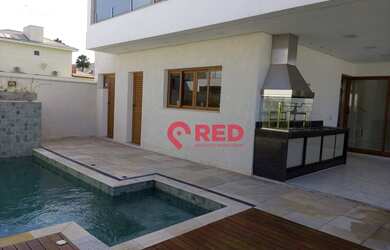 Imagem: A casa em condomínio possui 3 Dormitórios, 5 Banheiros, 365m²