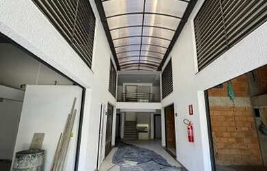 Imagem: O depósito possui 40m² de Área e está localizado em Glória