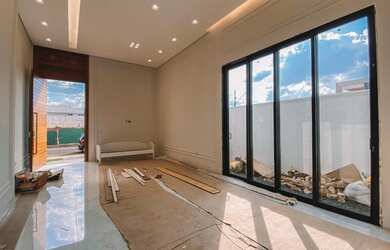 Imagem: A casa em condomínio possui 3 Dormitórios, 4 Banheiros, 2