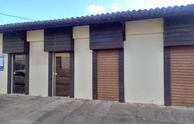 Imagem: O depósito possui 18m² de Área e está localizado em Tirol