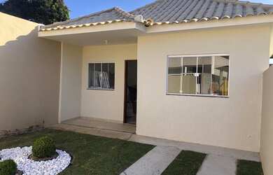 Imagem: A casa possui 2 Dormitórios, 2 Banheiros, 1 Vaga na garagem