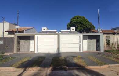 Imagem: A casa possui 1 Dormitório, 1 Banheiro, 2 Vagas na garagem