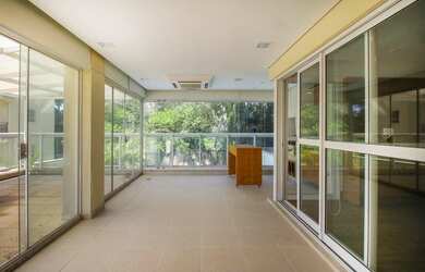 Imagem 6: Panamby, Alto padrão. Piscina, Churrasqueira, Ar-condicionadoeLareira