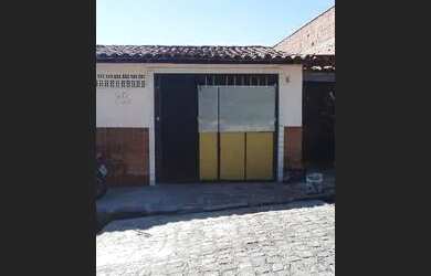 Imagem: A casa possui 2 Dormitórios, 1 Banheiro, 1 Vaga na garagem