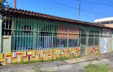 Imagem: A casa possui 2 Dormitórios, 2 Banheiros, 1 Vaga na garagem