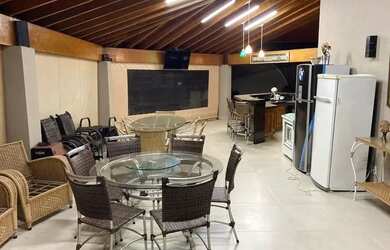 Imagem: A casa em condomínio possui 4 Dormitórios, 5 Banheiros, 5