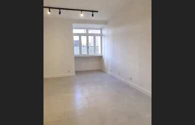 Imagem: O depósito possui 25m² de Área e está localizado em Centro