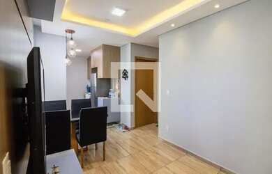 Imagem: O apartamento possui 2 Dormitórios, 1 Banheiro, 1 Vaga na garagem